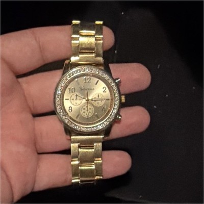 Women s Gold Tone Analog Dress Watch Metal Bracelet, Round, Silver Bezel