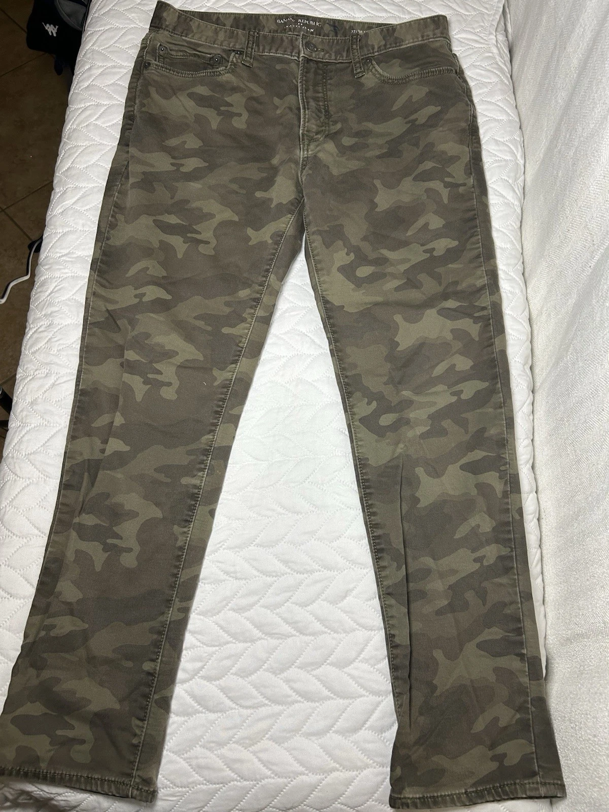 Banana Republic Travel Jean Slim Fit 32x30 Olive Camo Stretch Denim Pants HO20