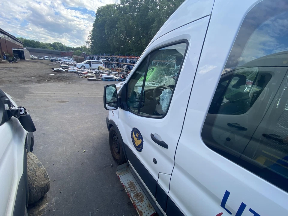 (SOLO PICKUP LOCAL) 15 16 17 18 19 20 21 22 23 FORD TRANSIT 350 puerta delantera izquierda Foto 3 de 4