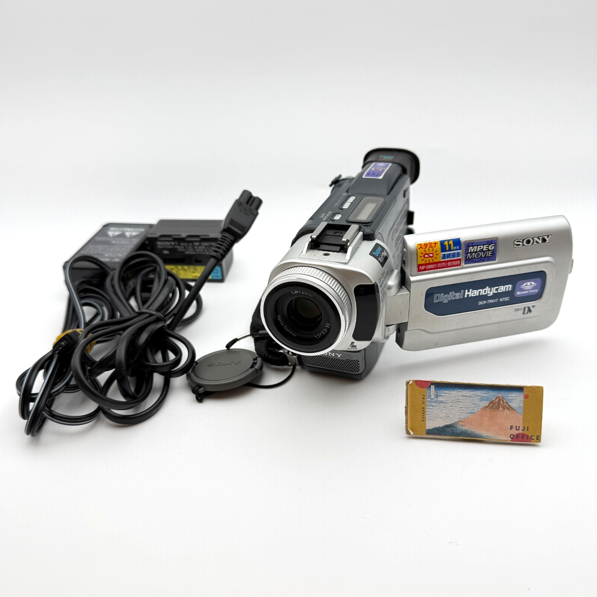 SONY Handycam DCR-TRV17 Silver Camcorder Video Camera MiniDV 10x