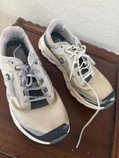 Women's on Cloud White Trainer sneakers sz 6.5