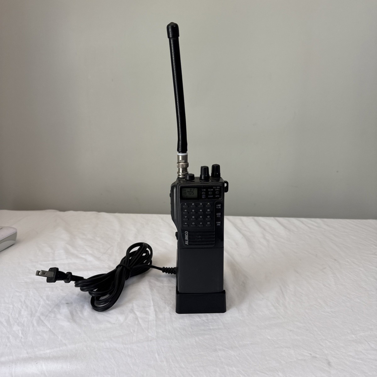 Alinco DJ-180 With Charger Handheld Transceiver Amateur Radio Ham