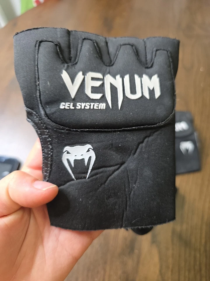 Venum Kontact Boxing Gel Glove Wraps Black - Image 3 of 4