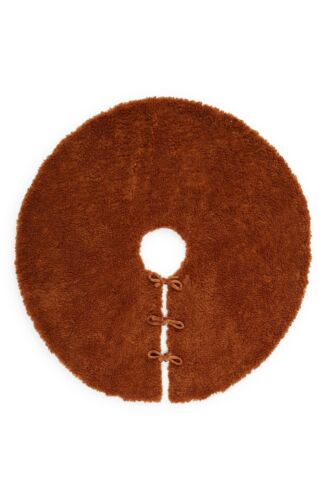 Nordstrom Cozy Faux Fur Tree Skirt Color Rust Argan Oil 47 1/2" diameter - Picture 1 of 2