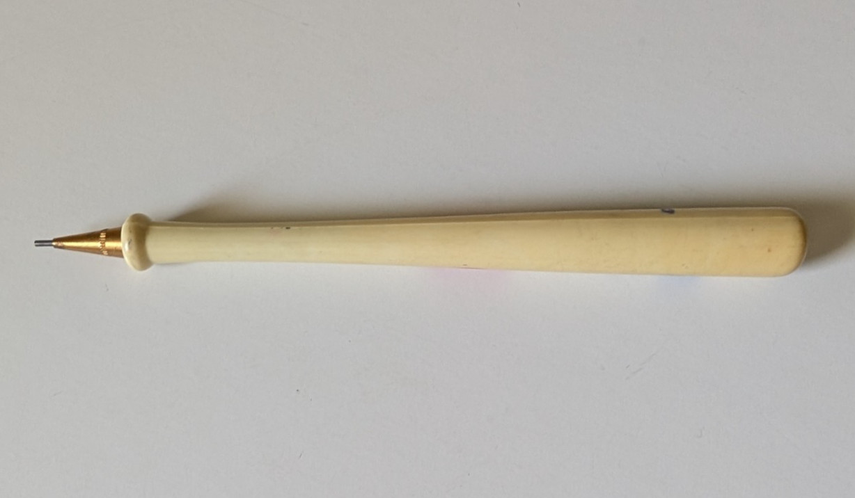 Three Vintage Louisville Slugger Plastic Mini Bats NY Yankees, Robin Yaunt