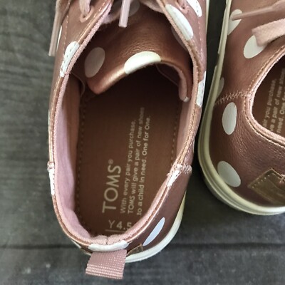 rose gold polka dot toms