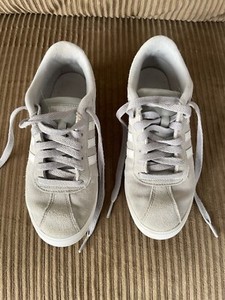 Size 6 - adidas VL Court 2.0 Gray. Pre-owned. Good condition