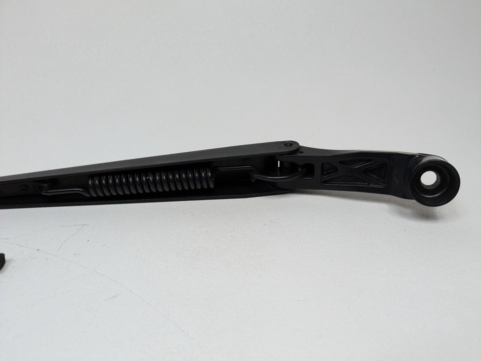 2005 2006 OEM TOYOTA TUNDRA FRONT LEFT DRIVER SIDE WINDSHIELD WIPER