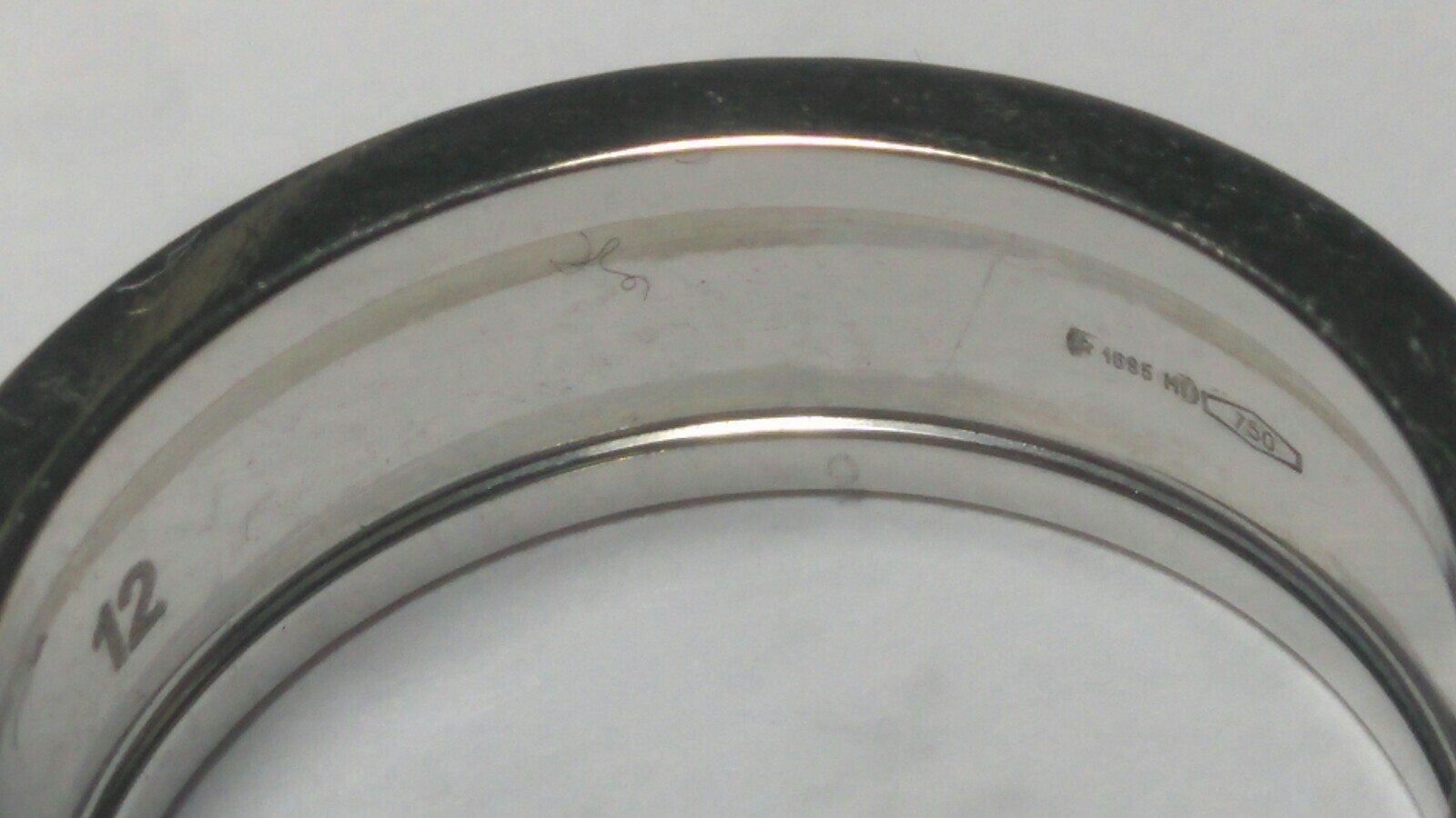 Solid 18k white gold Gucci monogram band ring 8.0… - image 8