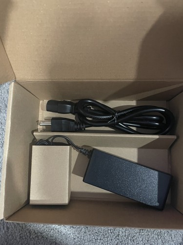 TRENDnet TPE-S50 - 6-Port Fast Ethernet PoE+ Switch - Sealed - One - 1 - NEW - Picture 3 of 3