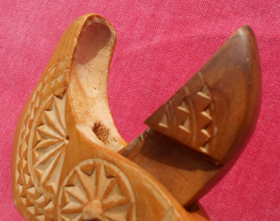 Un Casse - Noix en Bois ! - Photo 4/4