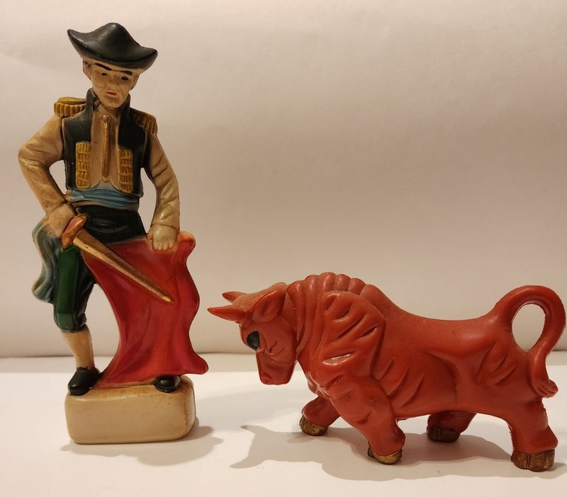 Vintage Mid Century Matador Bull Fighter  & Red Bull Figures/toys 50-60’s