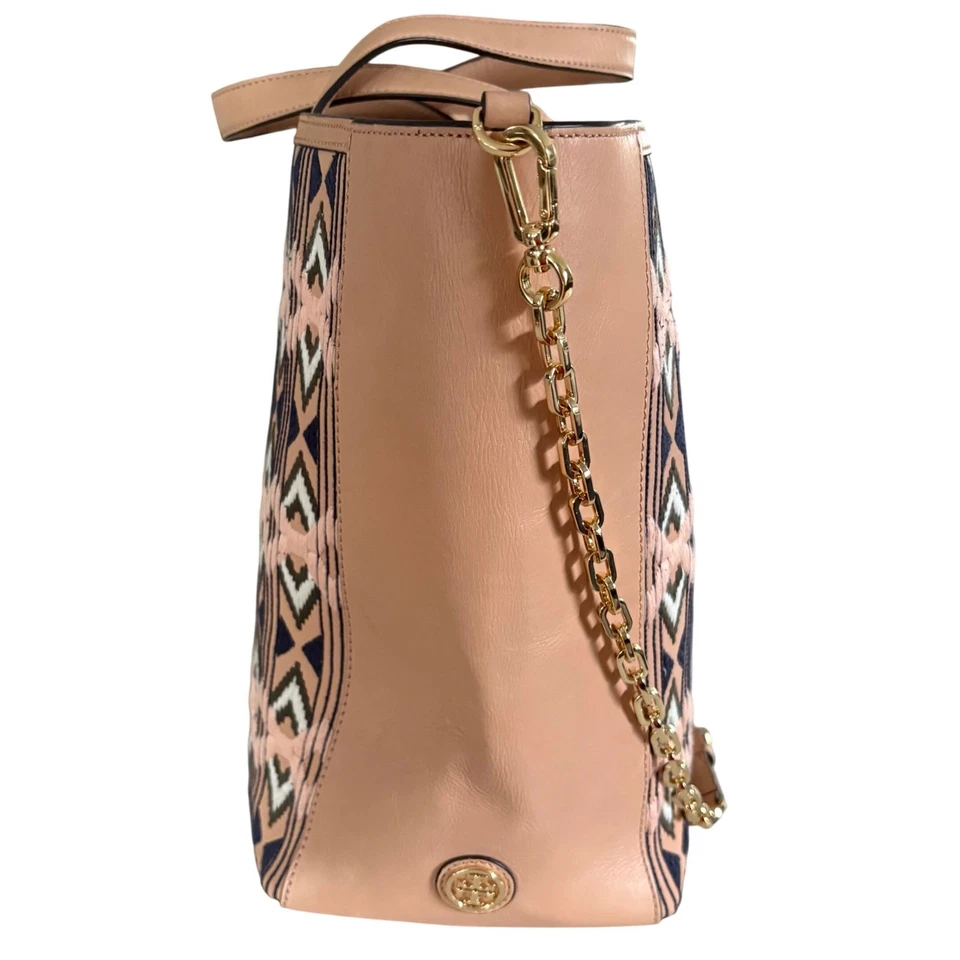 $598 TORY BURCH East West Bolso de Mano/Bolso de Hombro de Cuero Bordado Correa de Cadena Usado en Excelente Condición Foto 2 de 4