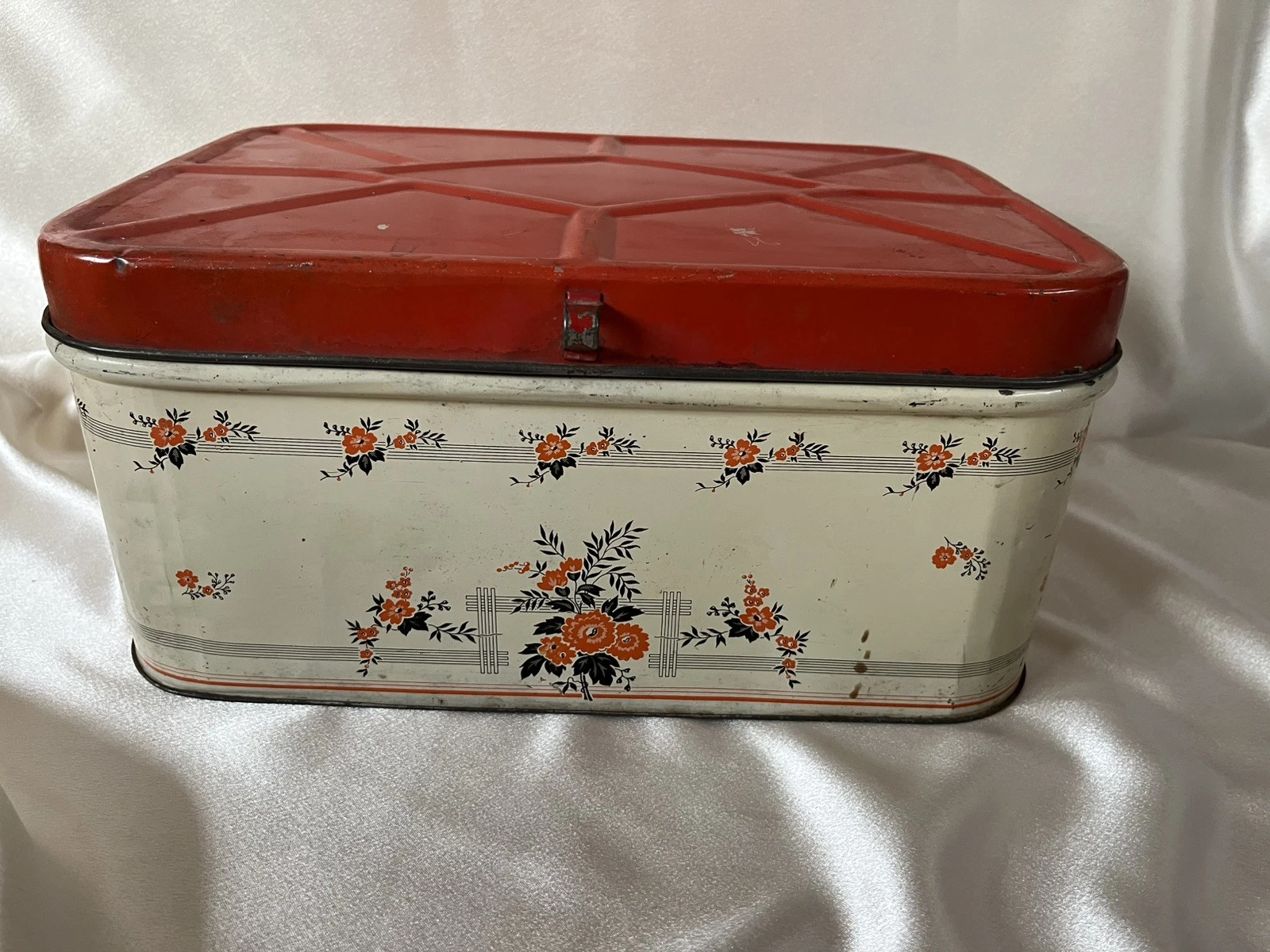 Bread Box Vintage Metal Collectible Kitchenware 13x7x8 Mid-Century