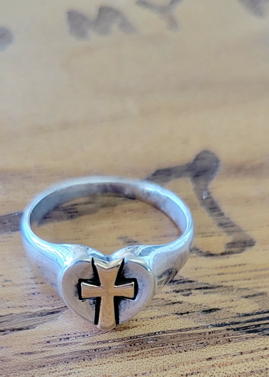 James Avery Retired Heart with Gold Cross Center Ring… Gem