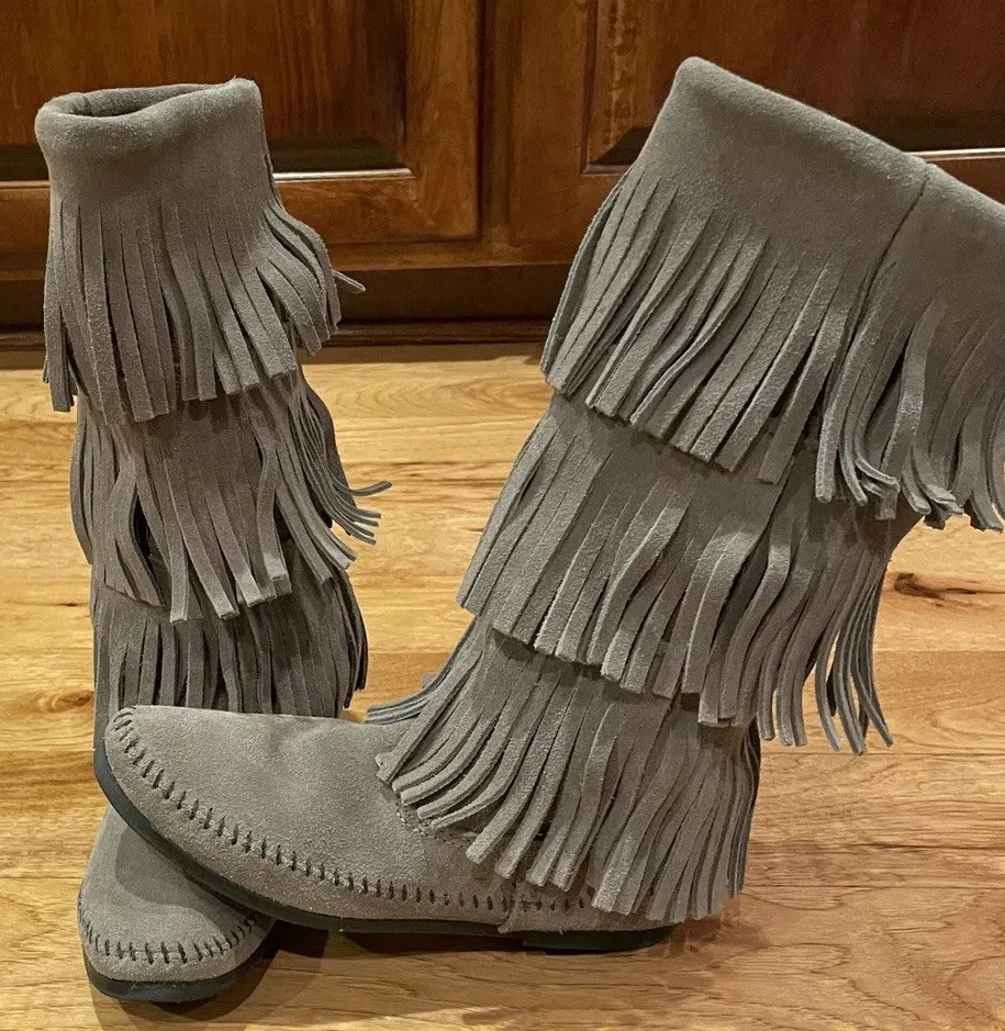 Minnetonka fringe hotsell boots wide calf
