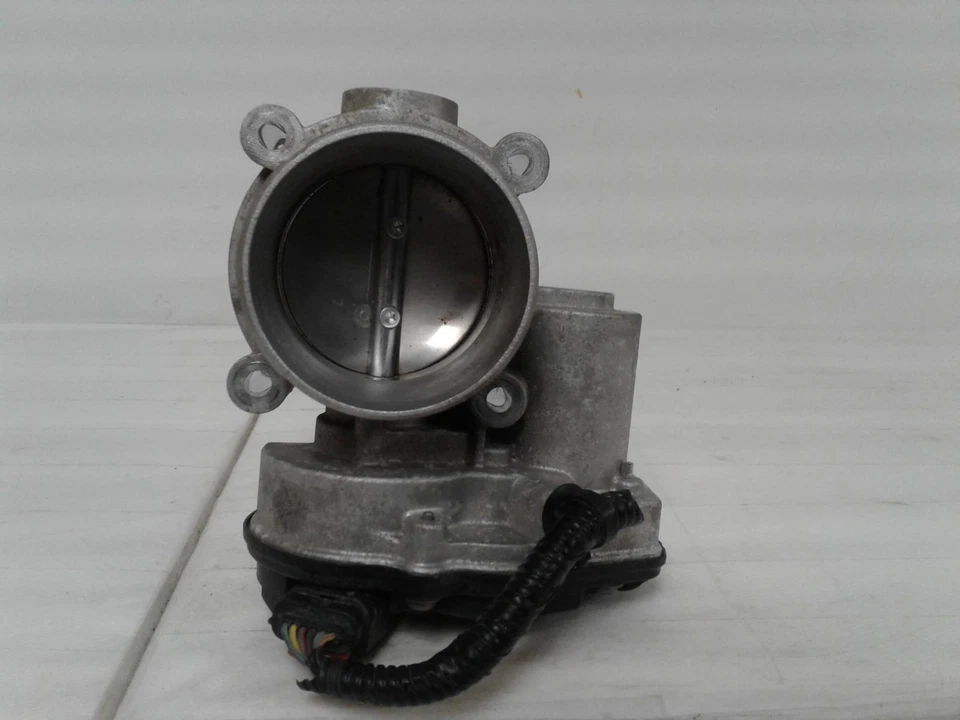 Used Fuel Injection Throttle Body fits: 2015 Ford Transit connect Throttle Valve Foto 2 de 4