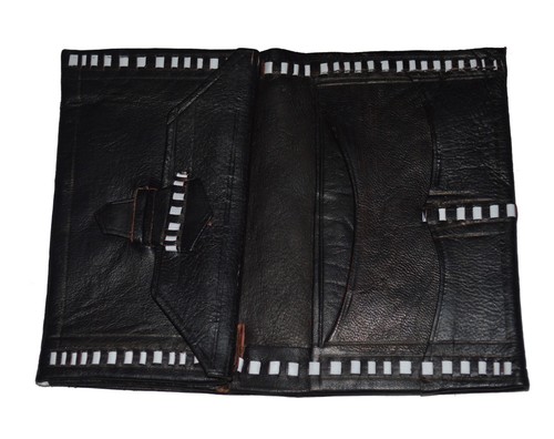 Billetera Cuero Marroquí Genuino Tallada Doble Plegable Hecha a Mano Unisex Negra Mediana - Imagen 2 de 3