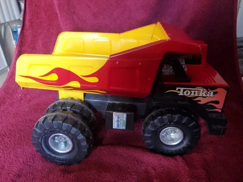 TONKA MIGHTY BLAZE Dump Truck 2004 US Toy-R-Us Exclusive Toy .