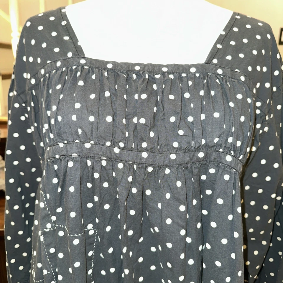 Blusa de lunares azul marino con perlas Magnolia Foto 2 de 4