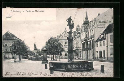 AK Offenburg, Partie am Marktplatz mit Modegeschäft Hauser & Levi und Wettersäu 