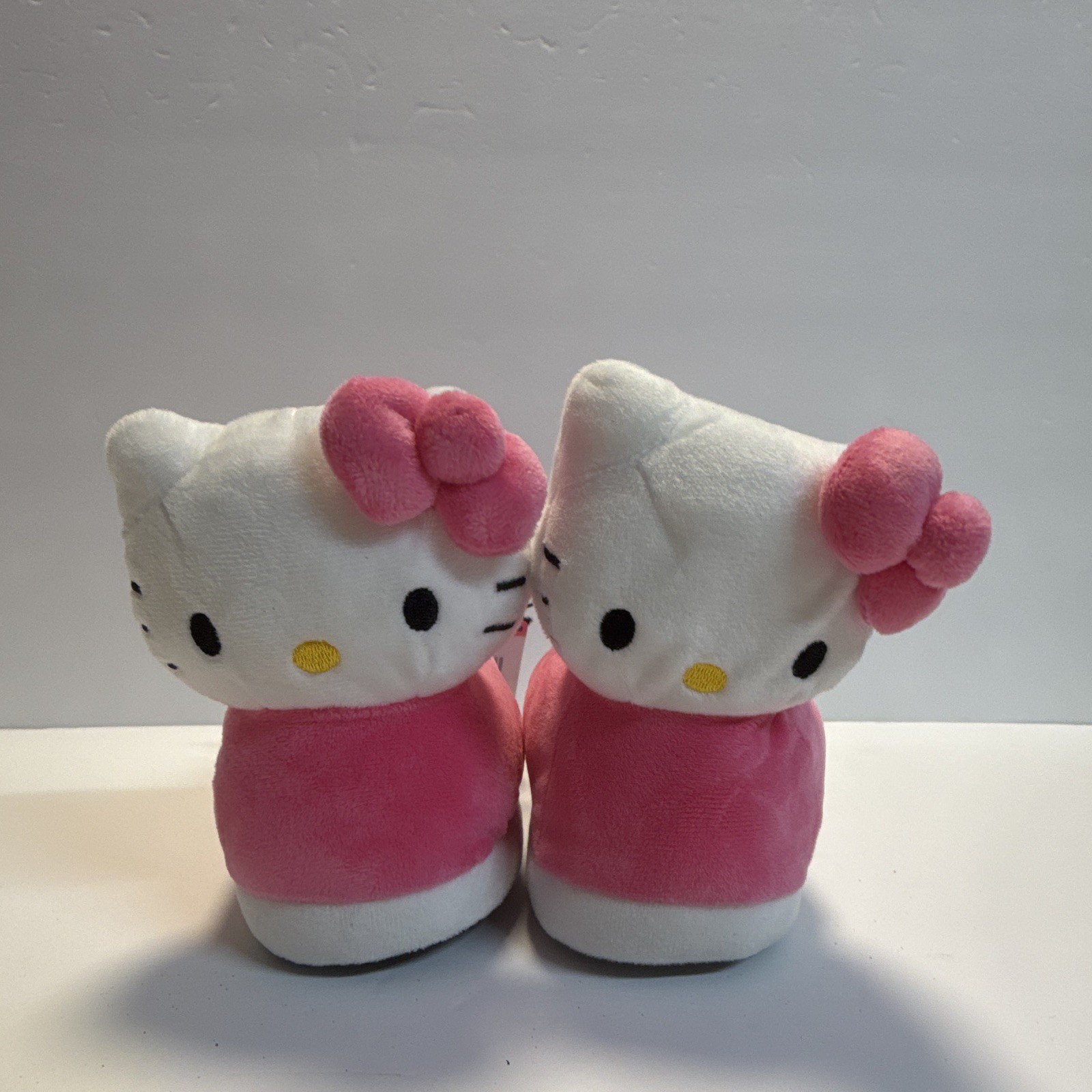 Hello Kitty Plush Slip-On Slippers Children’s 7/8 Pink Light Up Bow