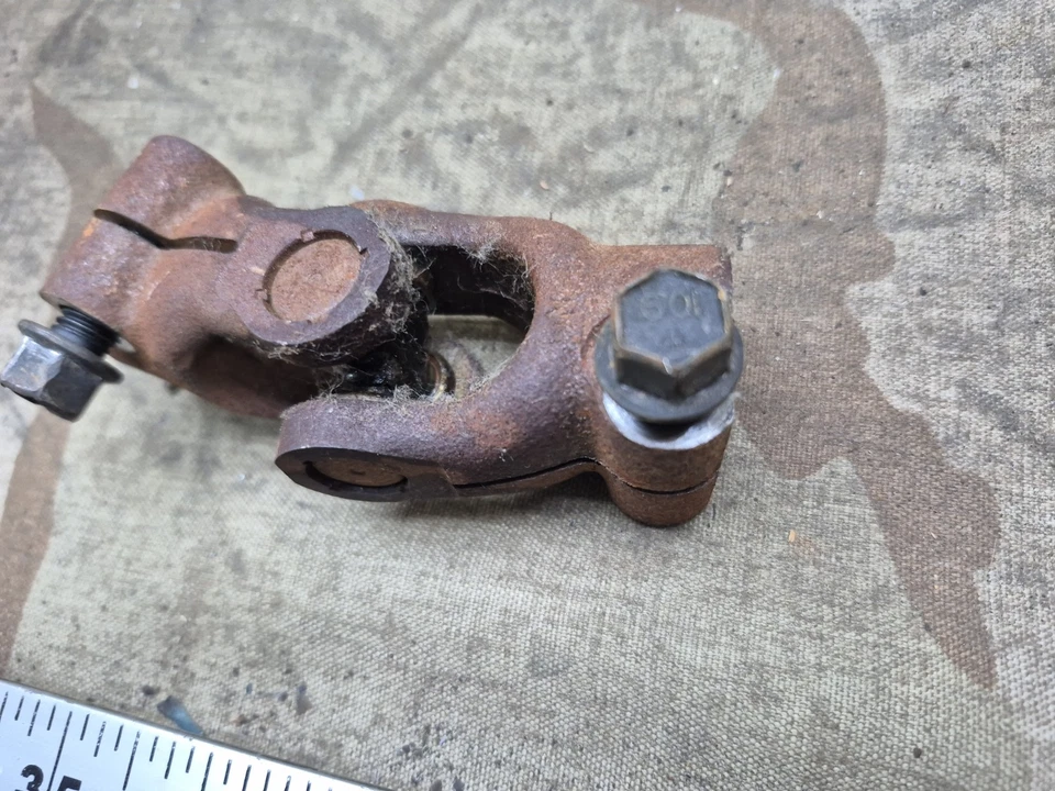 Ford F-150 F-250 F-350 1992-1996 Bronco columna de dirección junta en U OEM  Foto 3 de 4