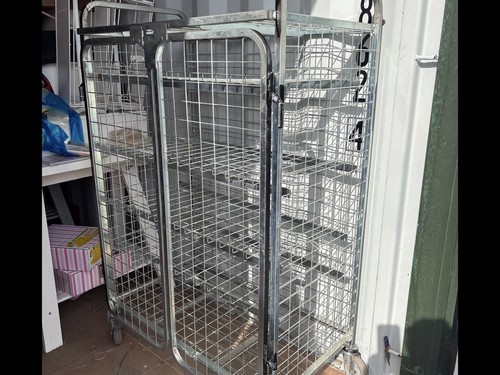 Shop display stand on wheels