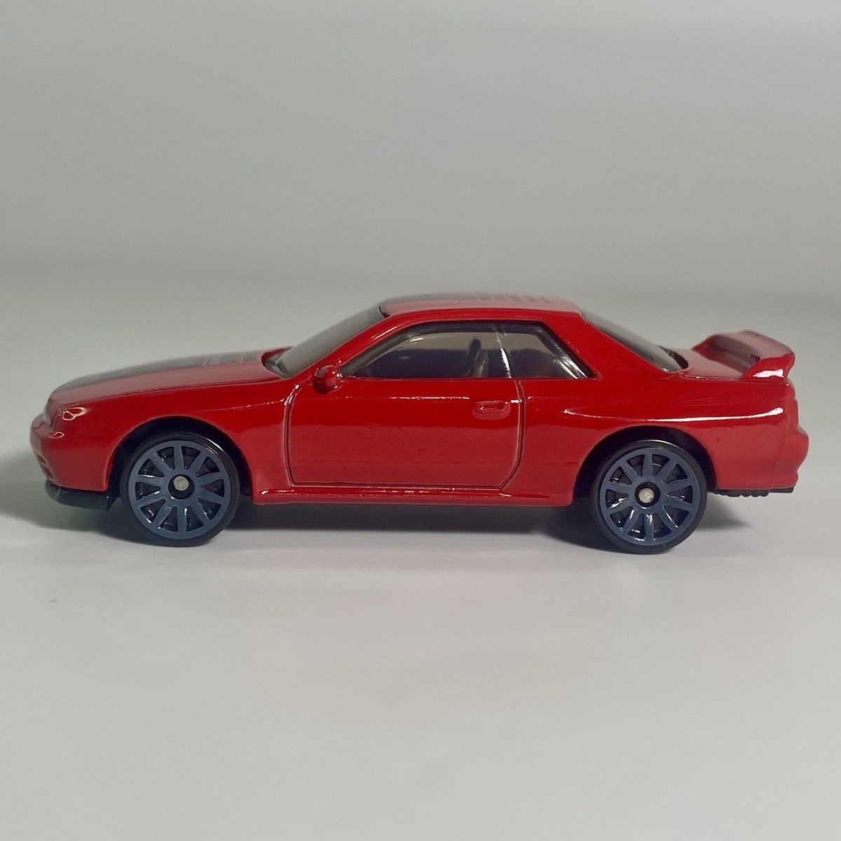 Hot Wheels Nissan Skyline GT-R R32 Red & Motormax #6028 Silver 1