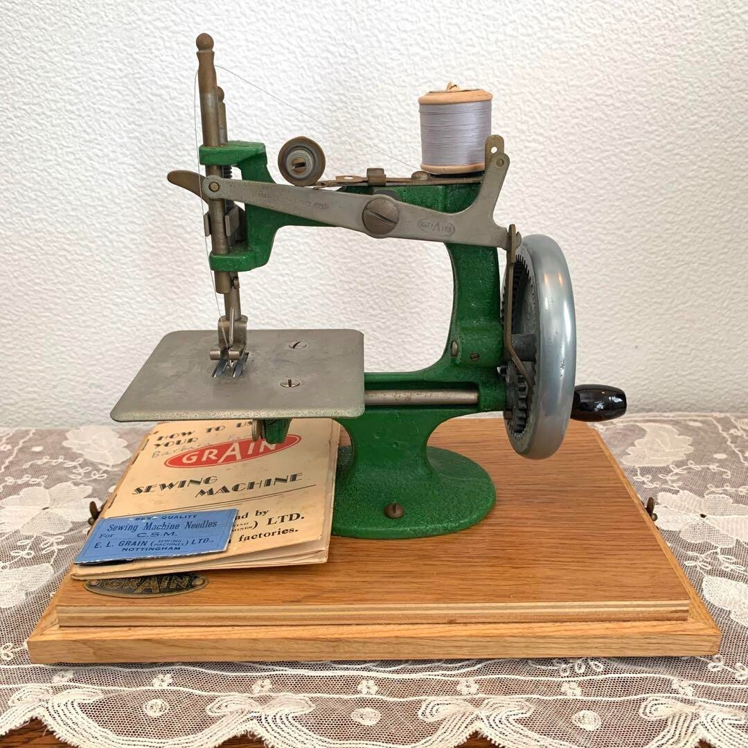E.L.GRAIN Company British antique handcranked sewing machine toy