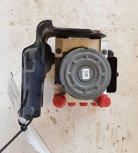 2016 雪佛兰 Colorado GMC Canyon ABS 防锁制动泵组件 — 第 2/4 张图片