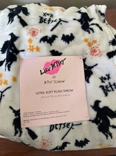 BETSEY JOHNSON FLYING WITCHES & BATS HALLOWEEN THROW BLANKET 50”x 60” NWT