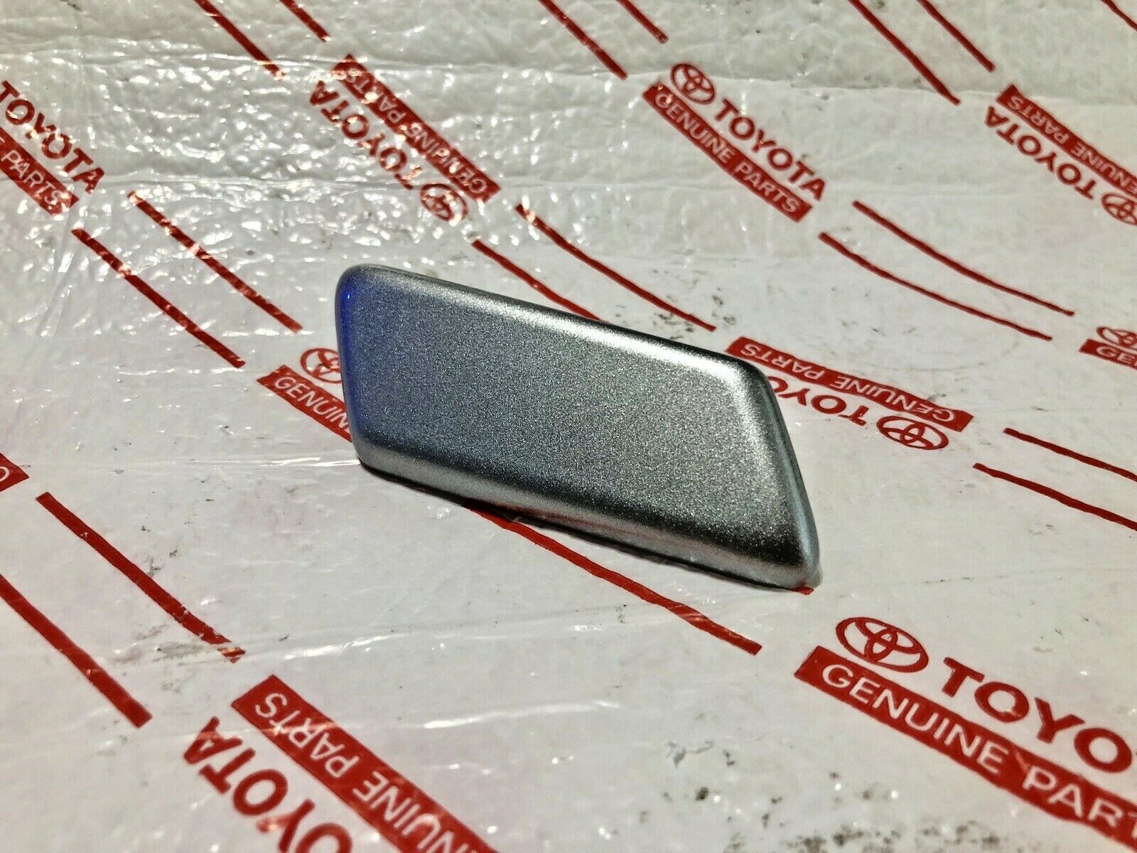 NEW LEXUS GX460 HEADLIGHT WASHER NOZZLE CAP BUMPER 20142019 OEM PASSENGER RIGHT eBay
