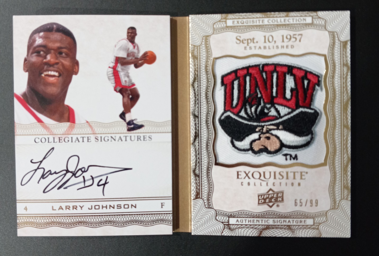 2012-13 Exquisite Collection - Larry Johnson Booklet Patch Auto /99 view 1