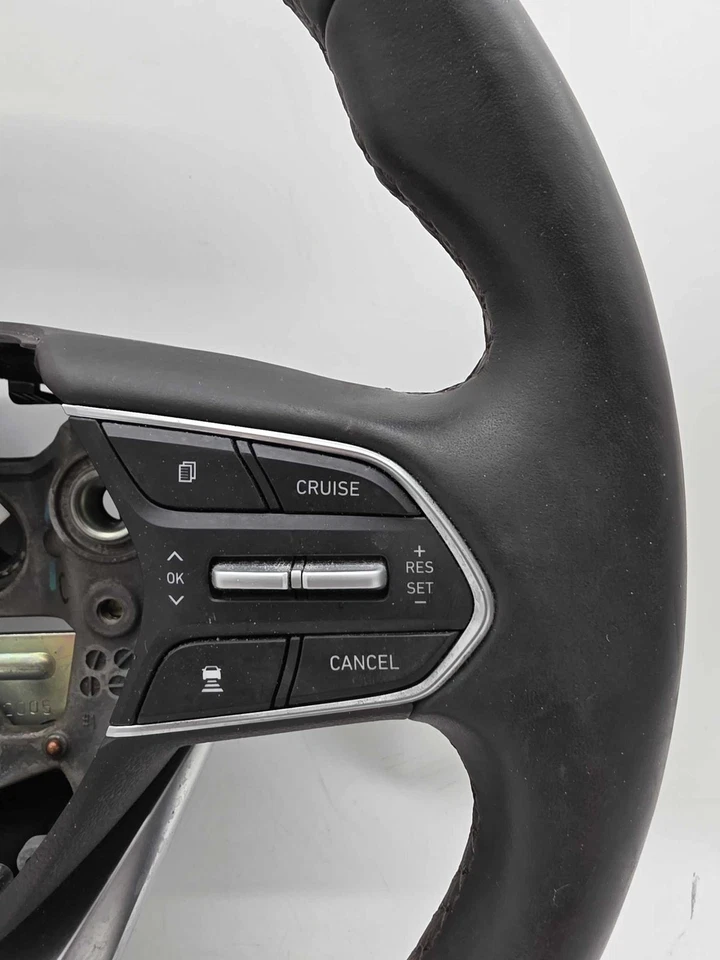 Volante Hyundai Santa Fe 2019-2020 con botones de control OEM 56113S1000 Foto 3 de 4