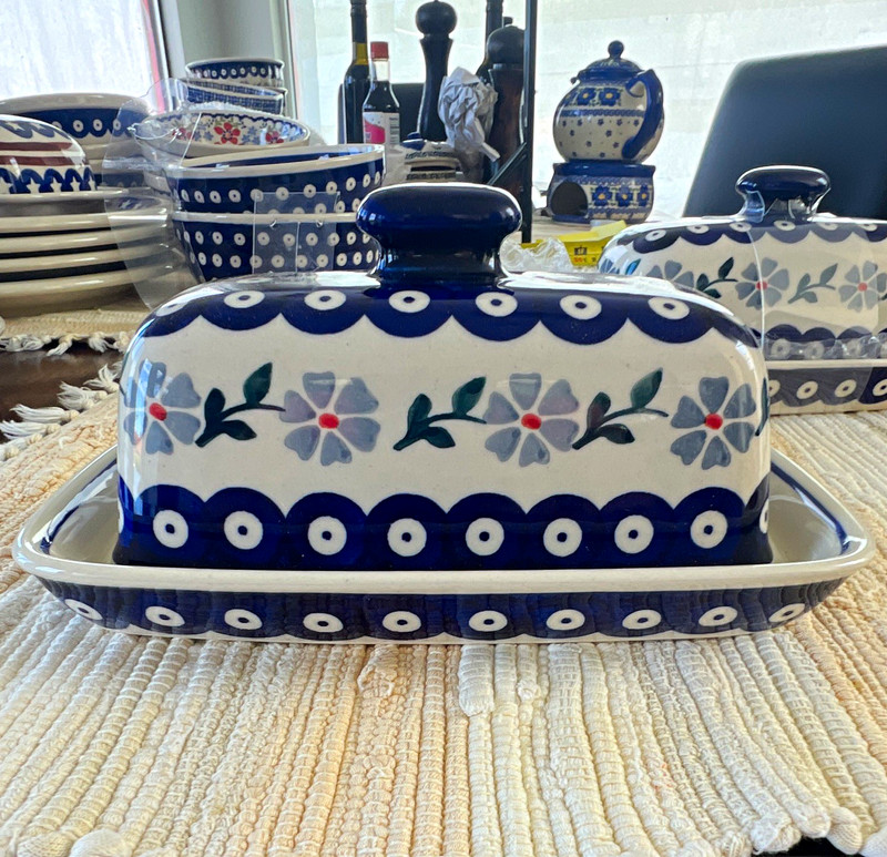 Manufaktura Covered Butter Dish w/ Lid, Hand Painted Floral Blue White, 635