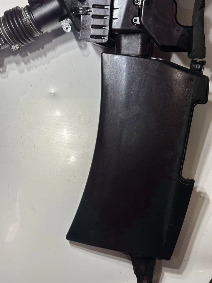 Infiniti M35 2006-2007 OEM sistema de admisión de aire VQ35DE caja de aire + snorkel + tubo Foto 3 de 4