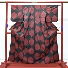 Japanese Kimono 'TSUMUGI' Silk/Red/Black/Traditional/History/Length:163cm N1056
