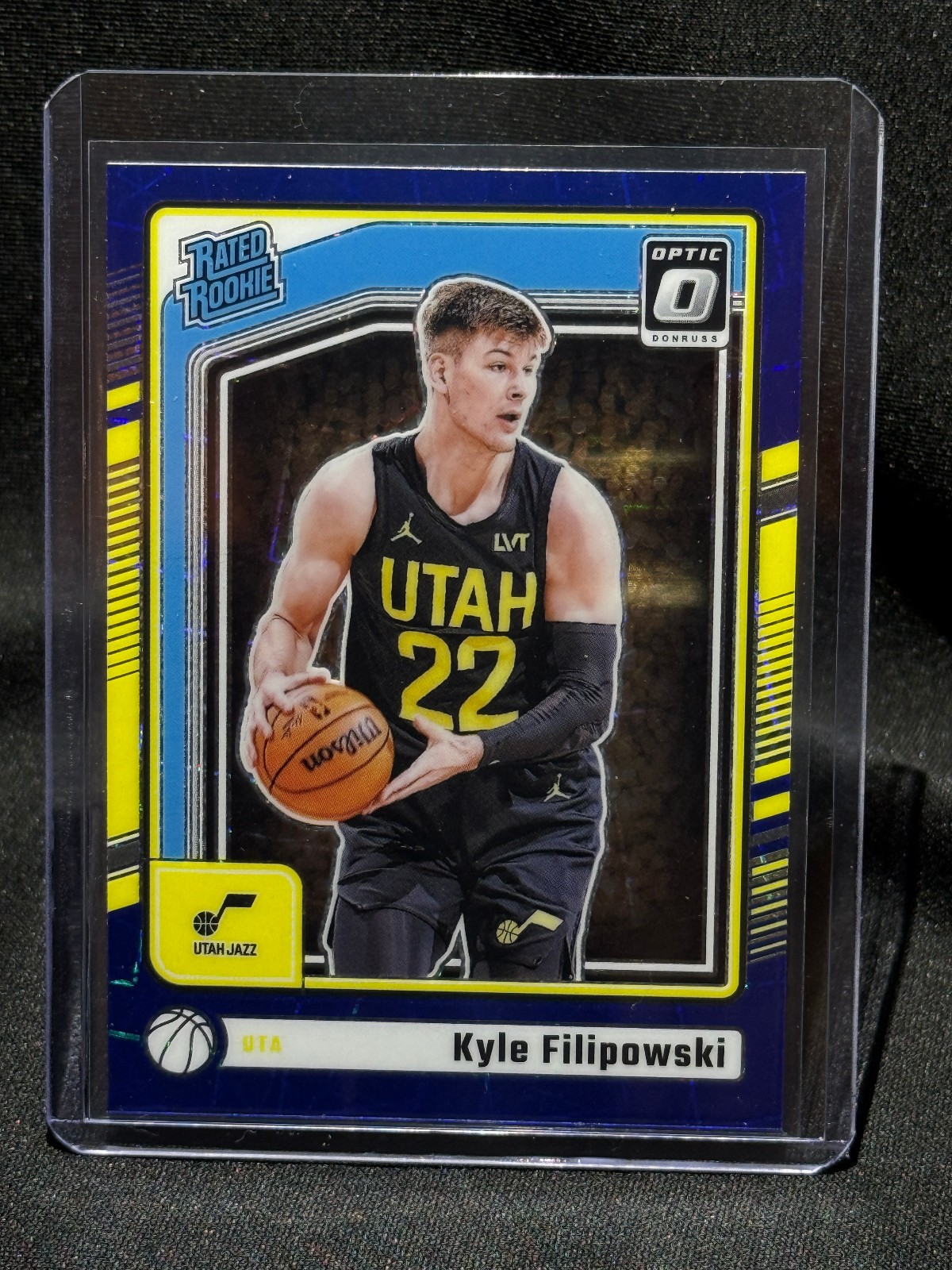 2024-25 Panini Optic - Rated Rookie Kyle Filipowski #300 Blue Velocity (RC)