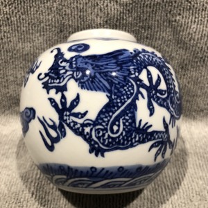 Chinese Qianlong Old Blue and White Dragon Pattern Porcelain Jar Small No Marks