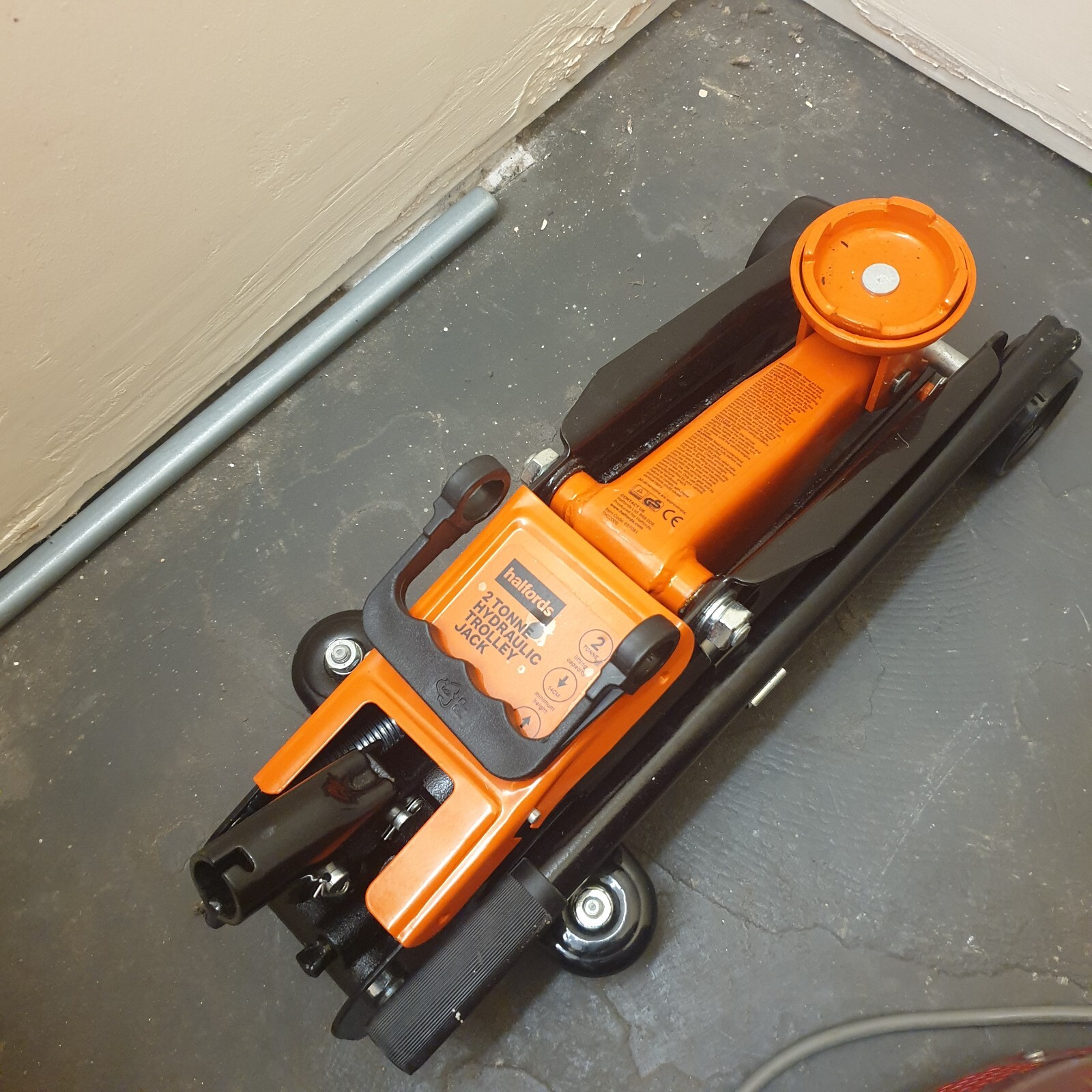 Halfords trolley jack 2 ton new unused,collection only. eBay