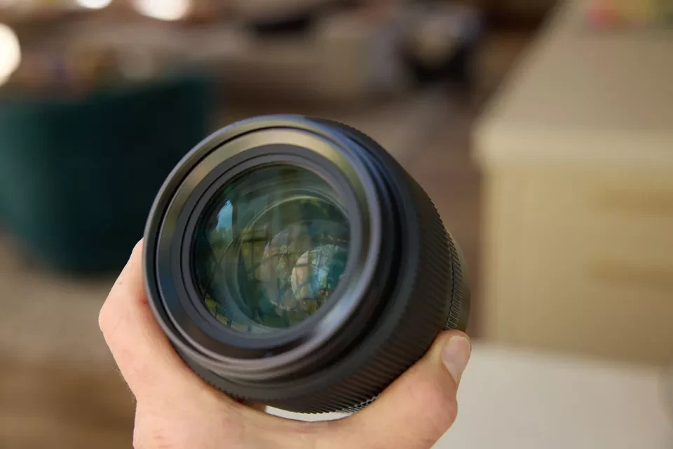 Fuji GFX 100S medium format camera, accessories + GF 80mm lens. Near mint. - Image 4 of 4