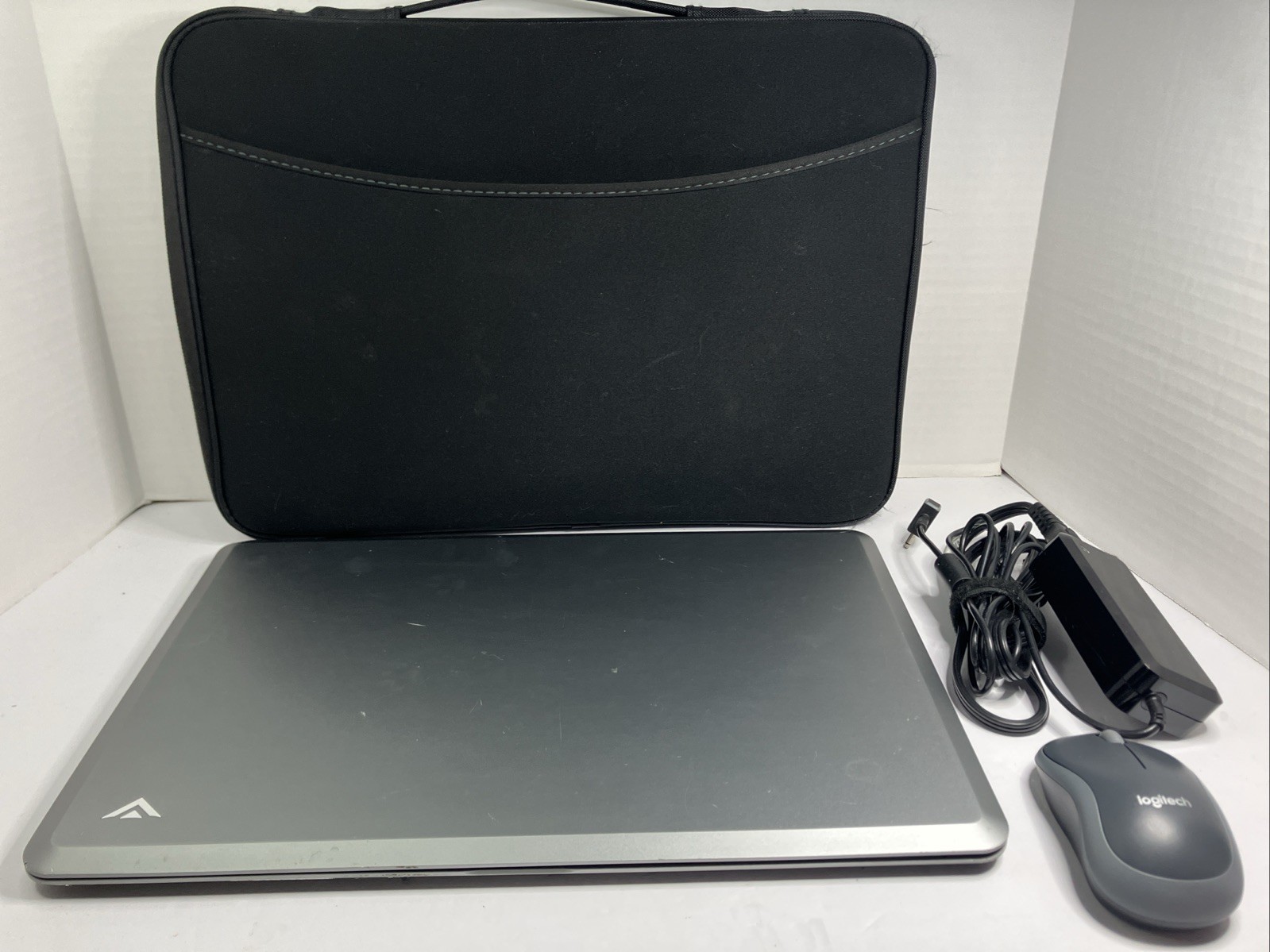 Vizio CT15 15.6" Intel i7-3517U @ 1.90GHz /4GB RAM/ 256GB SS