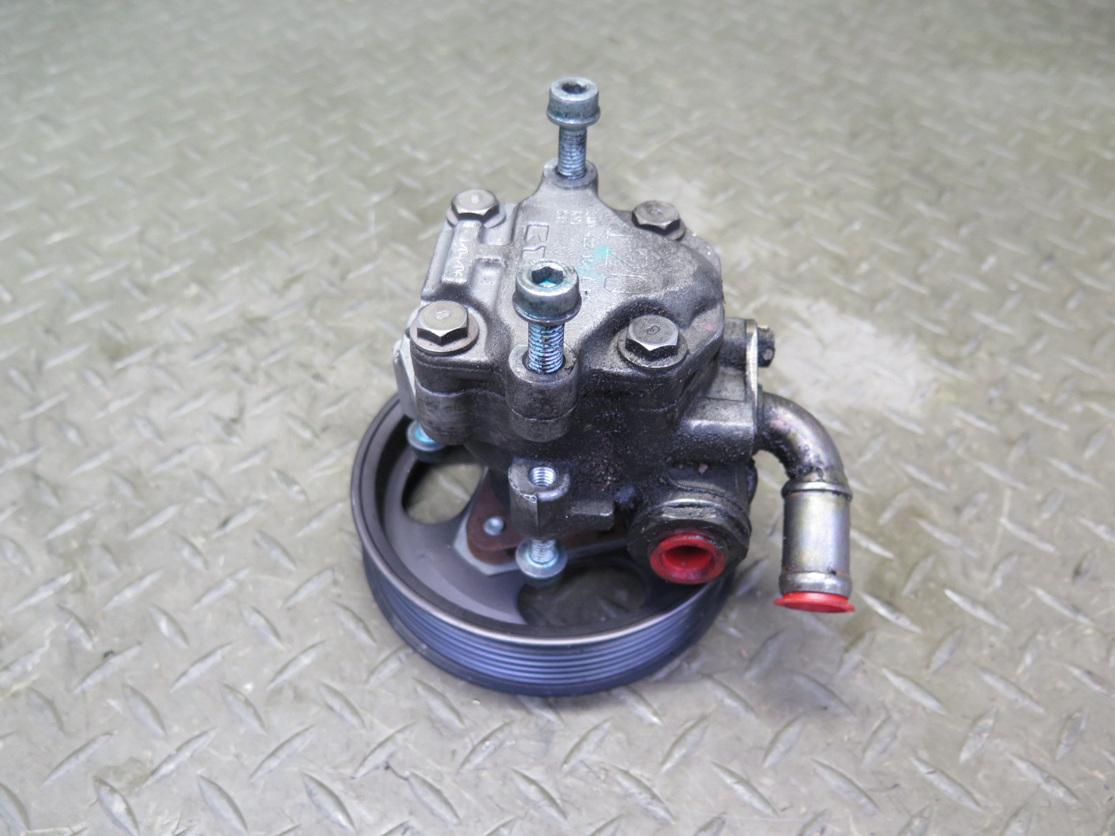 2006-2012 BENTLEY FLYING SPUR 6.0L ENGINE POWER STEERING PUMP W/ PULLEY