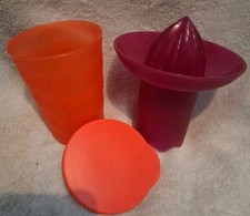 Tupperware Junge Welle Zitruspresse mit Becher