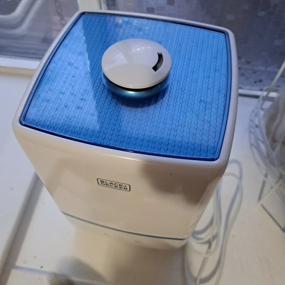 Black and Decker Ultrasonic Humidifier*Cool/Warm Mist*Aromatherapy small white - Image 3 of 4