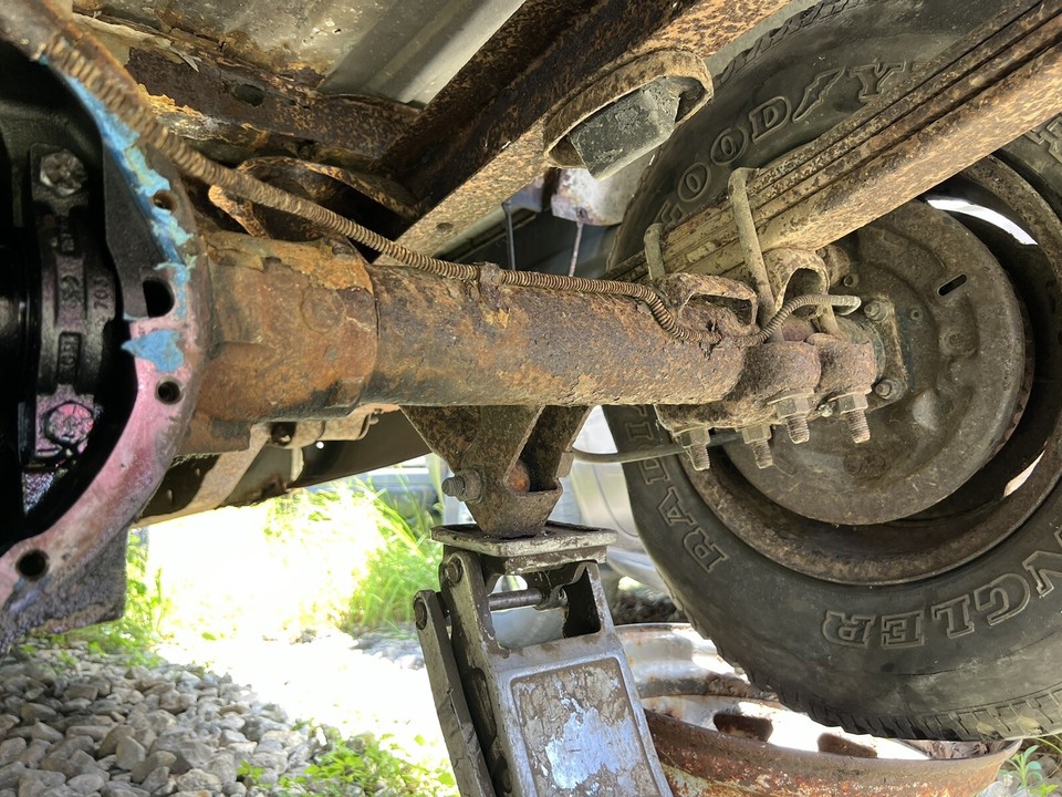 1988-1998 Chevy C1500 GMC C1500 DIFFERENTIAL Rear Axle Assembly 3.42 10 ...