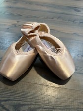 RP Russian Pointe Echappe U-Cut with Drawstring Pointe Shoes - NEW IN BOX