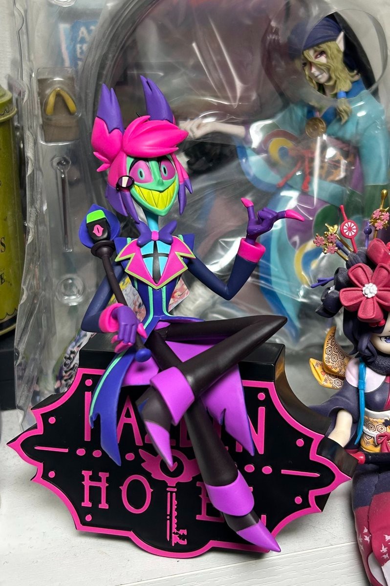 Welcome to Hazbin Hotel Monitor Top Figure Alastor Figure B JAPAN