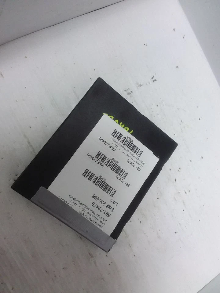 Módulo de control de carrocería BCM VIN Fp montado en maletero para 13-17 AUDI Q5 8K0907064FP Foto 3 de 4